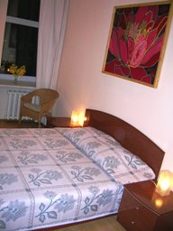 Dormitorio con cama matrimonial de 160X200 cm