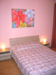 Dormitorio rosa con cama de matrimonio 160X200 cm